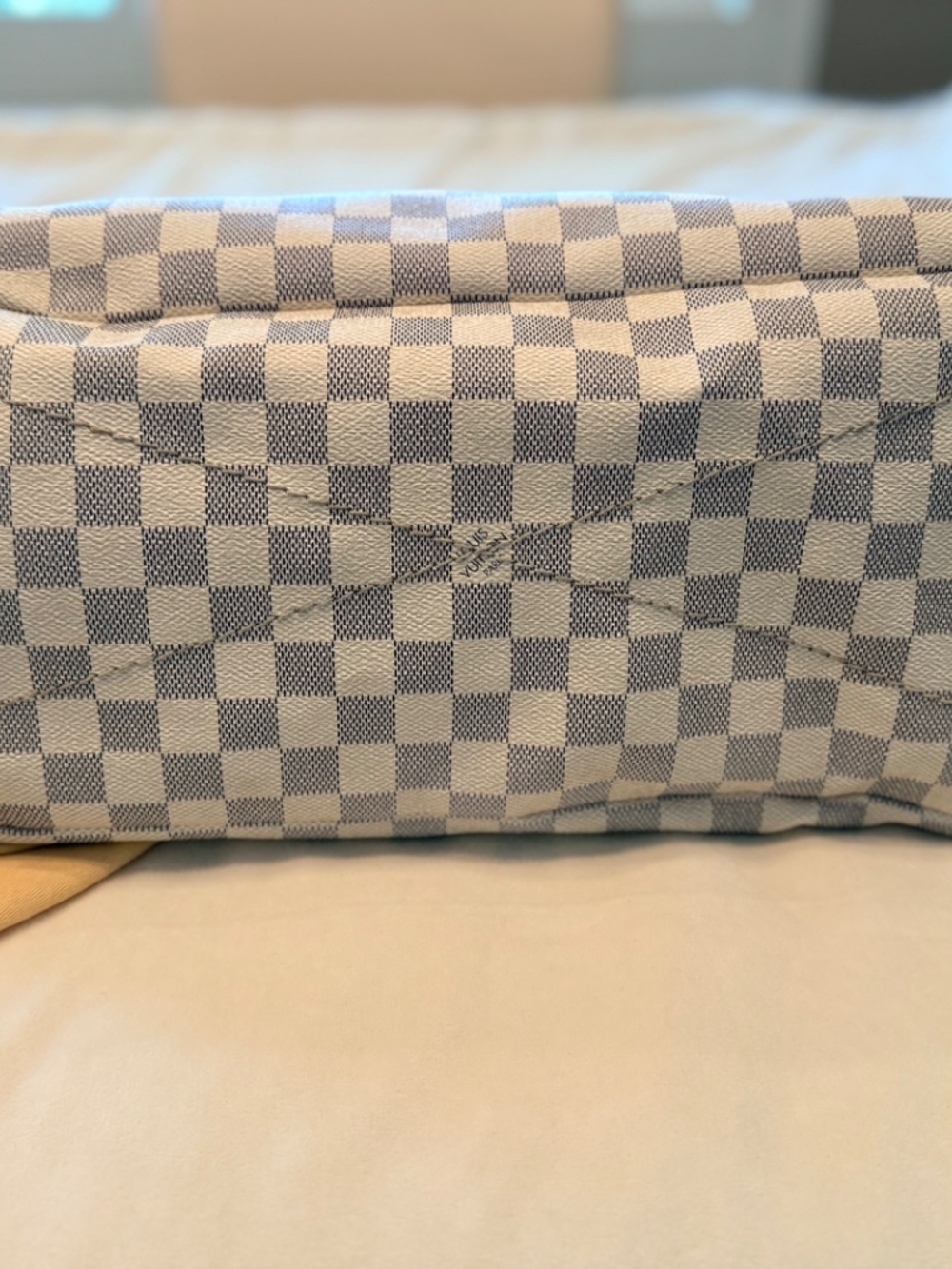 LOUIS VUITTON Damier Azur Artsy - Picture 4 of 5